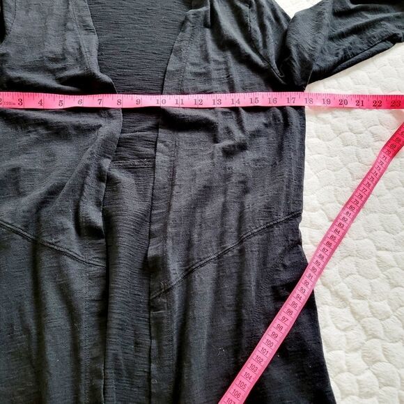 Chicos The Ultimate Tee cardigan 0 4 small pockets duster black classic polished - Picture 5 of 7